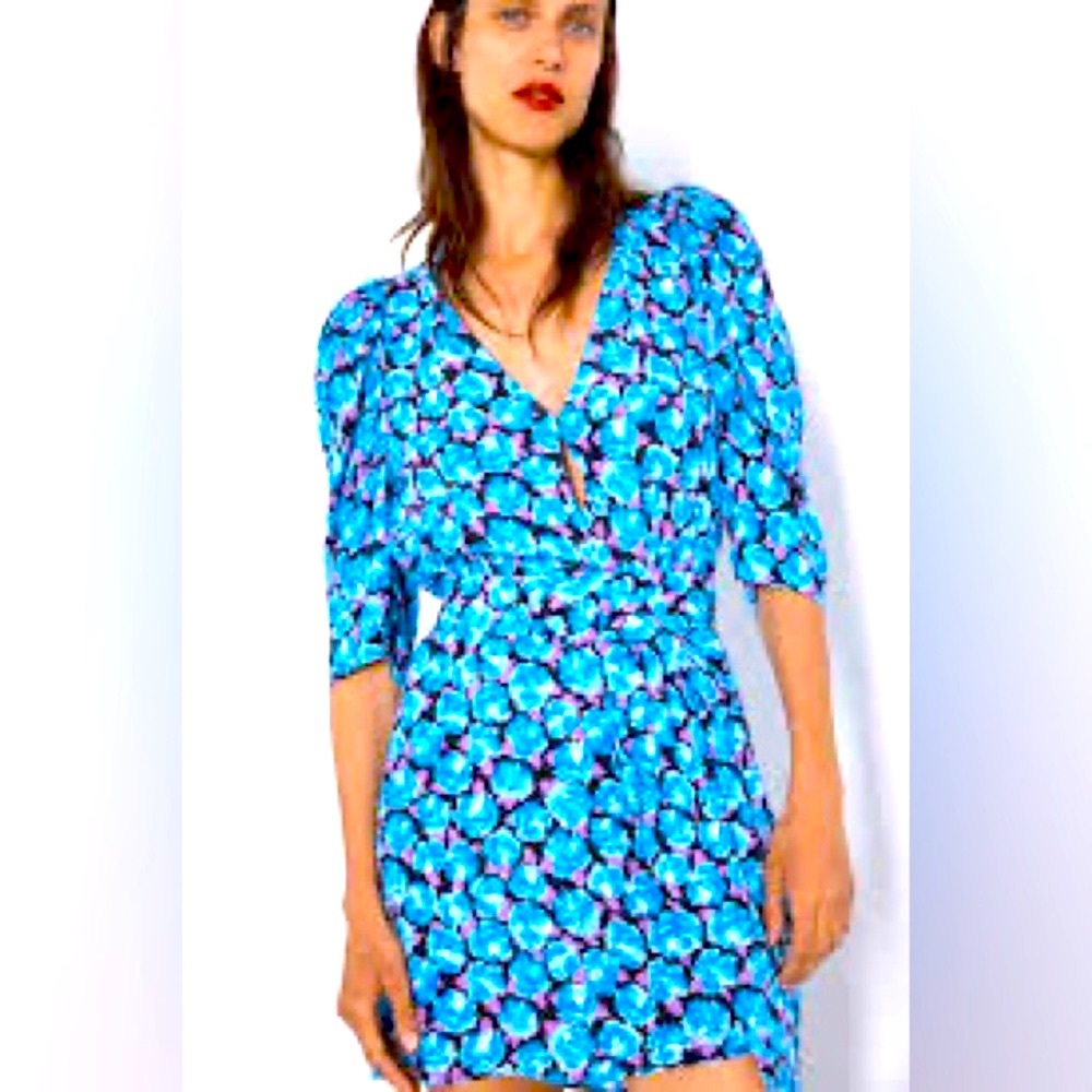 Zara Mini Dress with a matching belt!